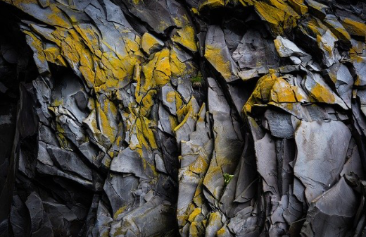 rock showing silver deposits